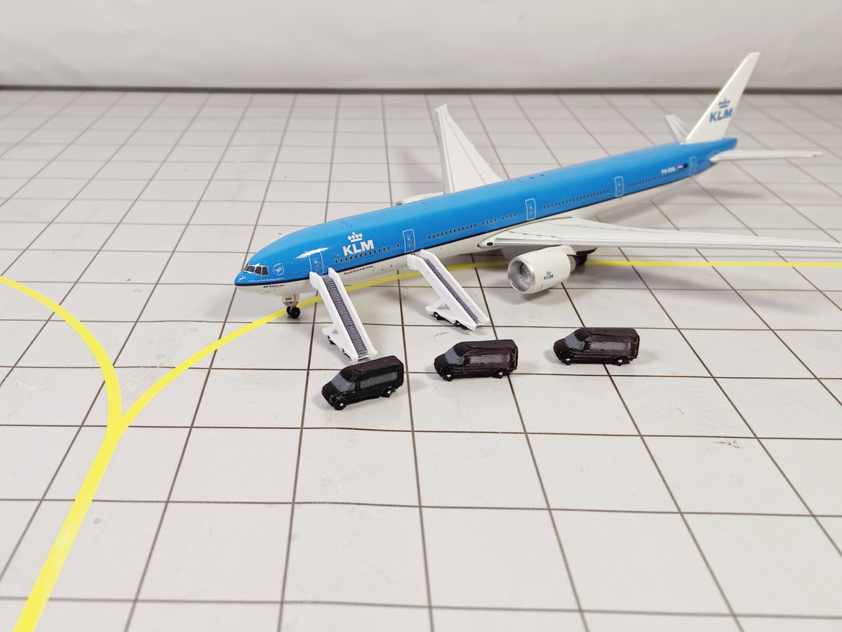 10x Black Airport VIP/Crew Minibuses/Vans Vehicles Models 1:500 Scale Diorama