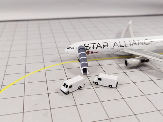 10x Courier Delivery Step Vans US Style Airport GSE Vehicles 1:400 Scale