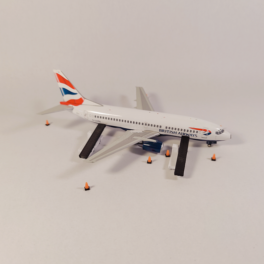 4x White Narrowbody Belt Bag Loaders GSE Airport Vehicles Models 1:200 Scale