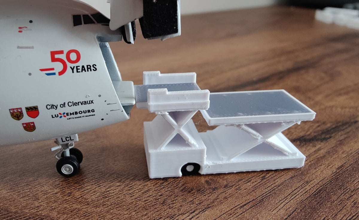4x White Cargo ULD Container High Loader Lift GSE Airport Vehicles 1:200 Scale