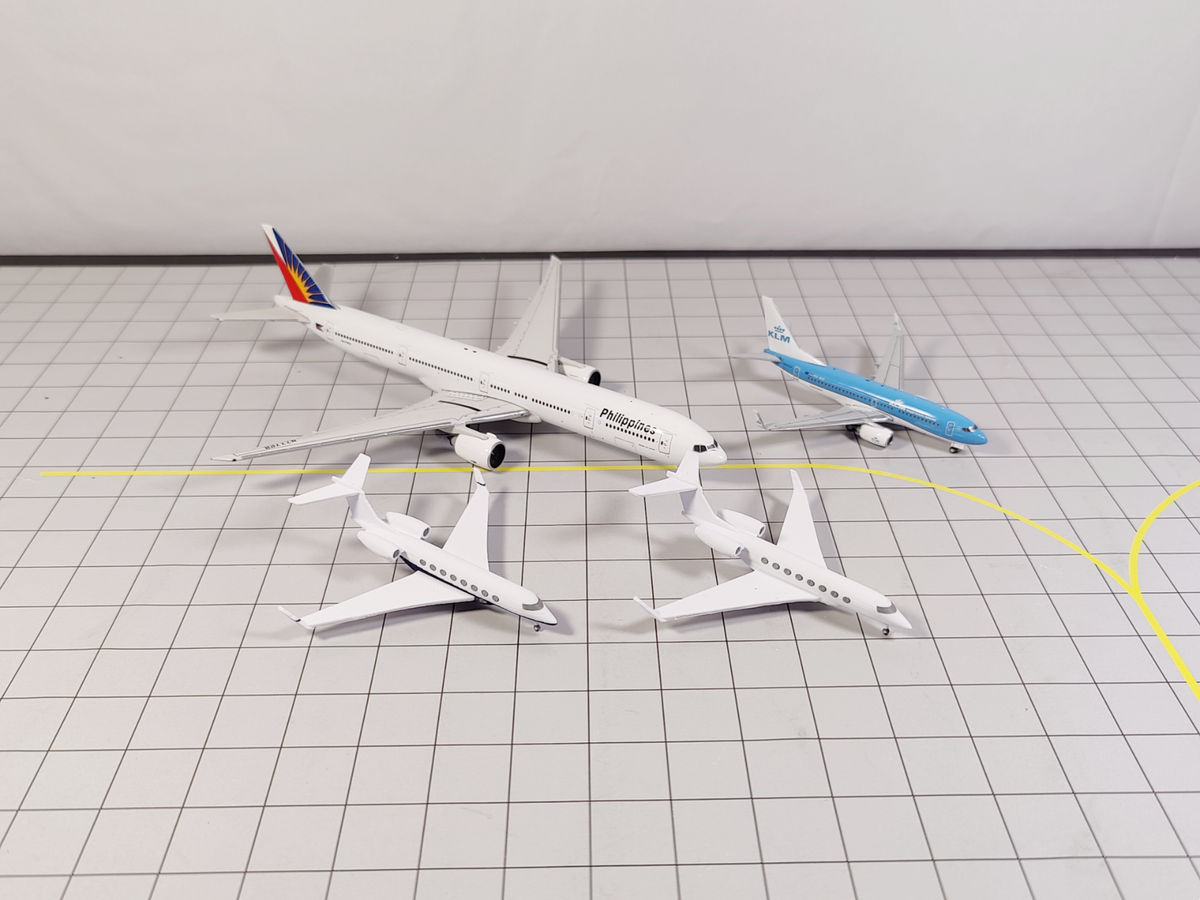 2x Gulfstream G650 Business Private Jet Models Painted Liveries 1:400 Scale