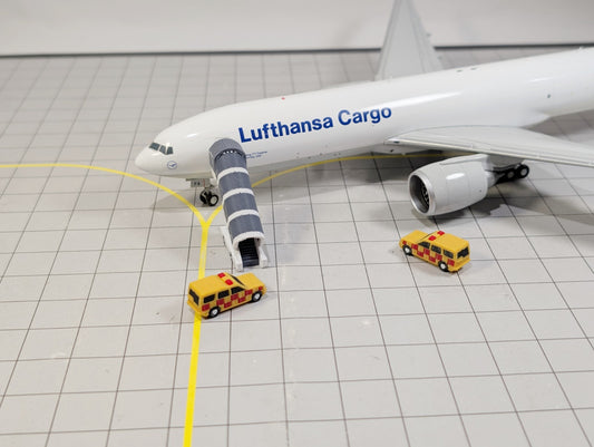 Airport Airfield Operations Land Rover 4x4 Cars (x5) GSE Vehicles 1:200 Scale