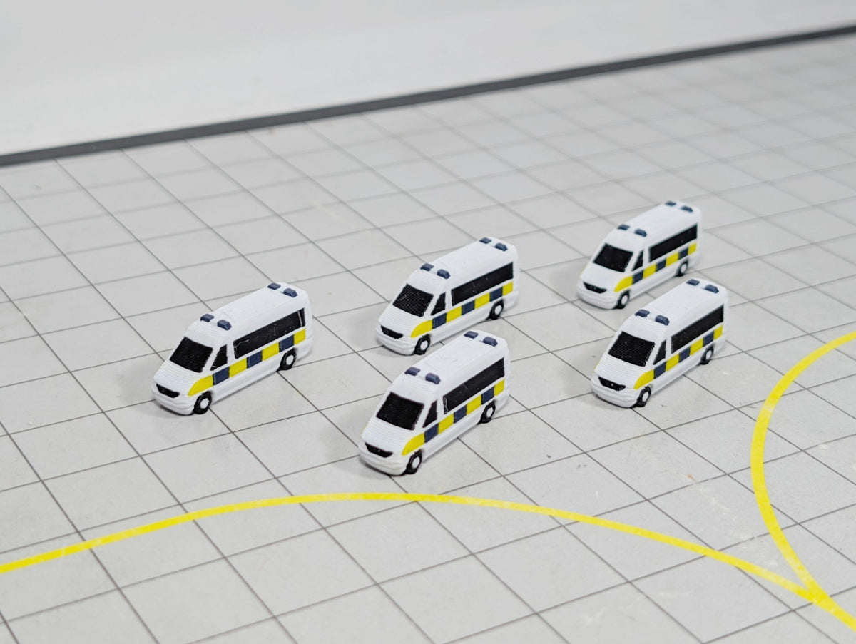 5x Police Vans/Minibus Emergency Airport GSE 1:200 Scale Diorama Vehicles