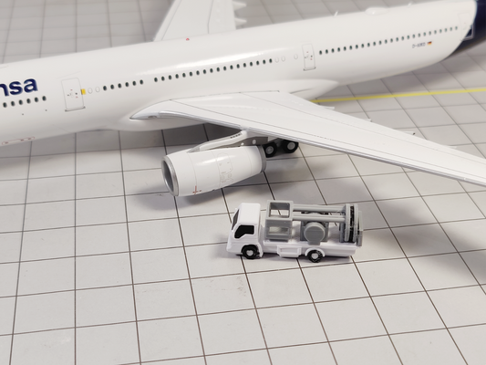 4x Refuelling Fuel Hose Trucks Airport GSE Service Vehicles 1:200 Scale Diorama