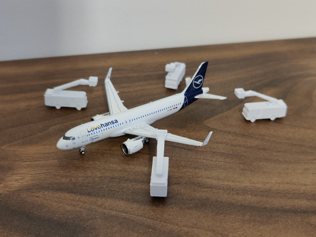 8x Aircraft De-icing Trucks GSE Ground Vehicles Models 1:400 Scale Diorama (Blank)