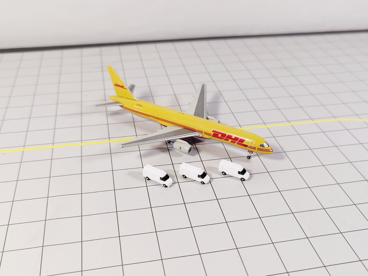 10x Courier Sprinter Vans Cargo Airport Aircraft Vehicles 1:400 Scale