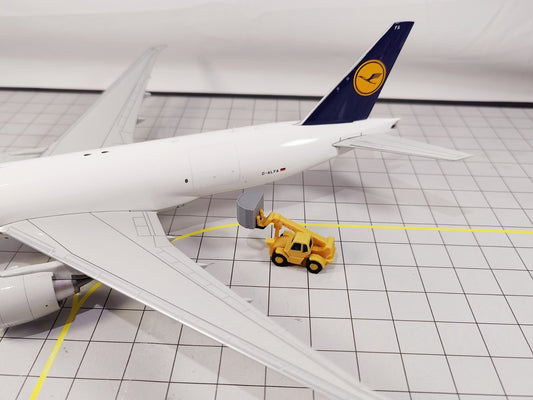 Telehandler Fork Lift (x4) Airport Construction/Cargo GSE Vehicles 1:200 Scale