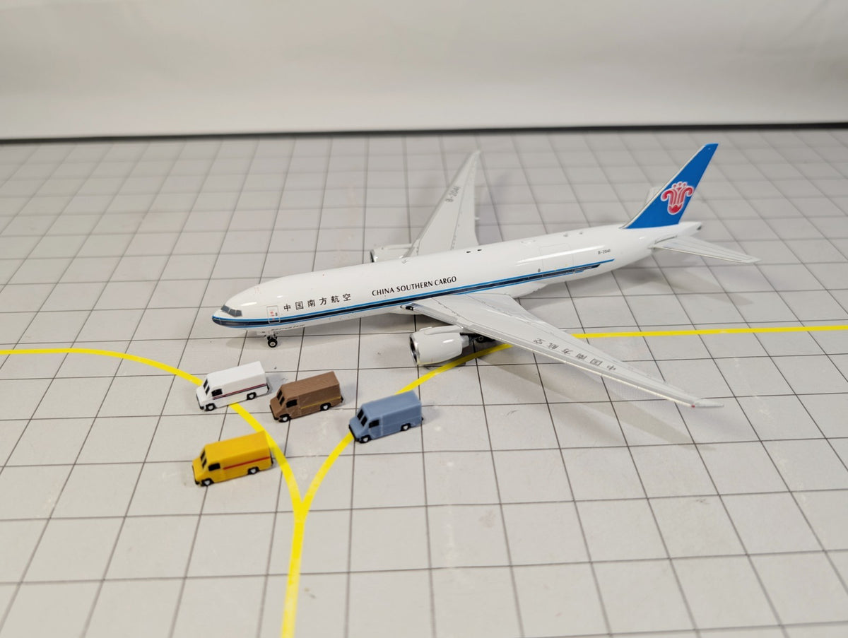 10x Courier Delivery Step Vans US Style Airport GSE Vehicles 1:400 Scale