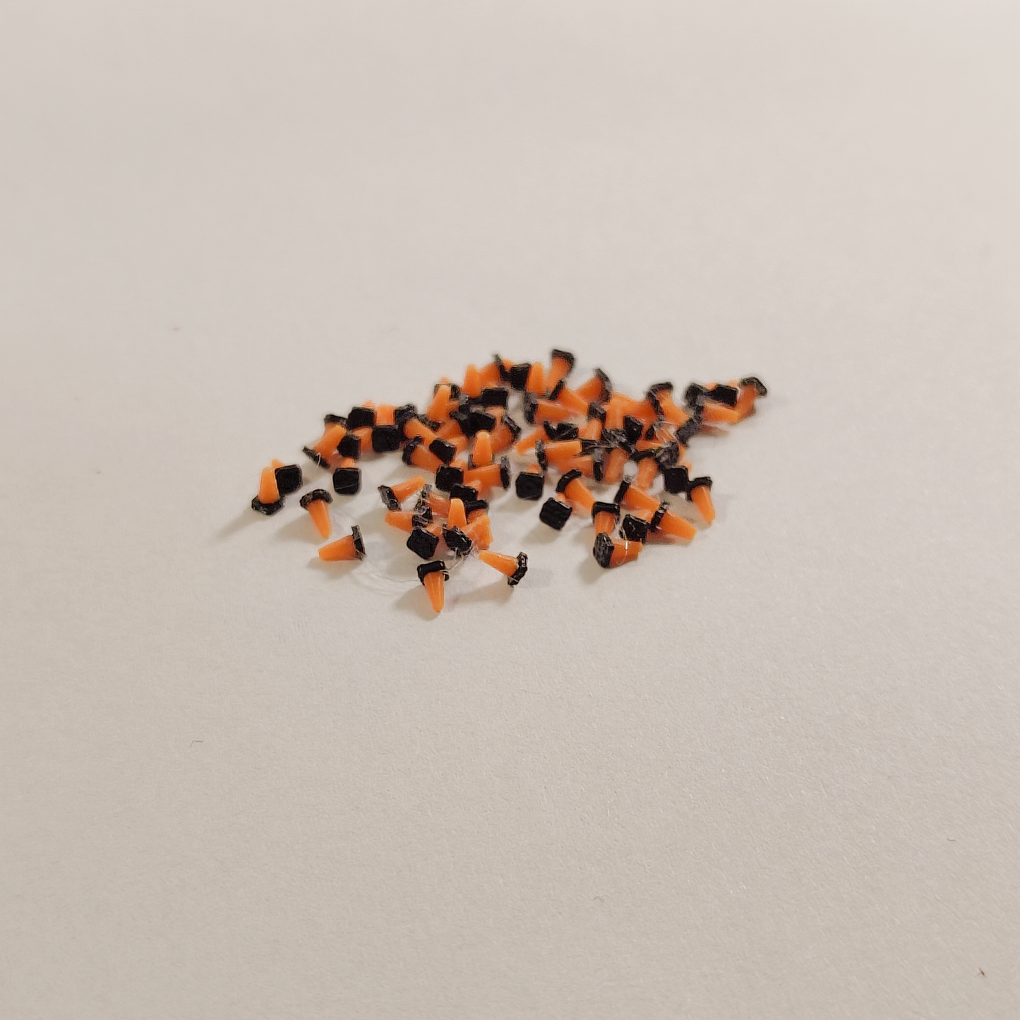 100x Orange Airport Traffic Cones Scenery GSE Vehicle Model 1:400 Scale Diorama