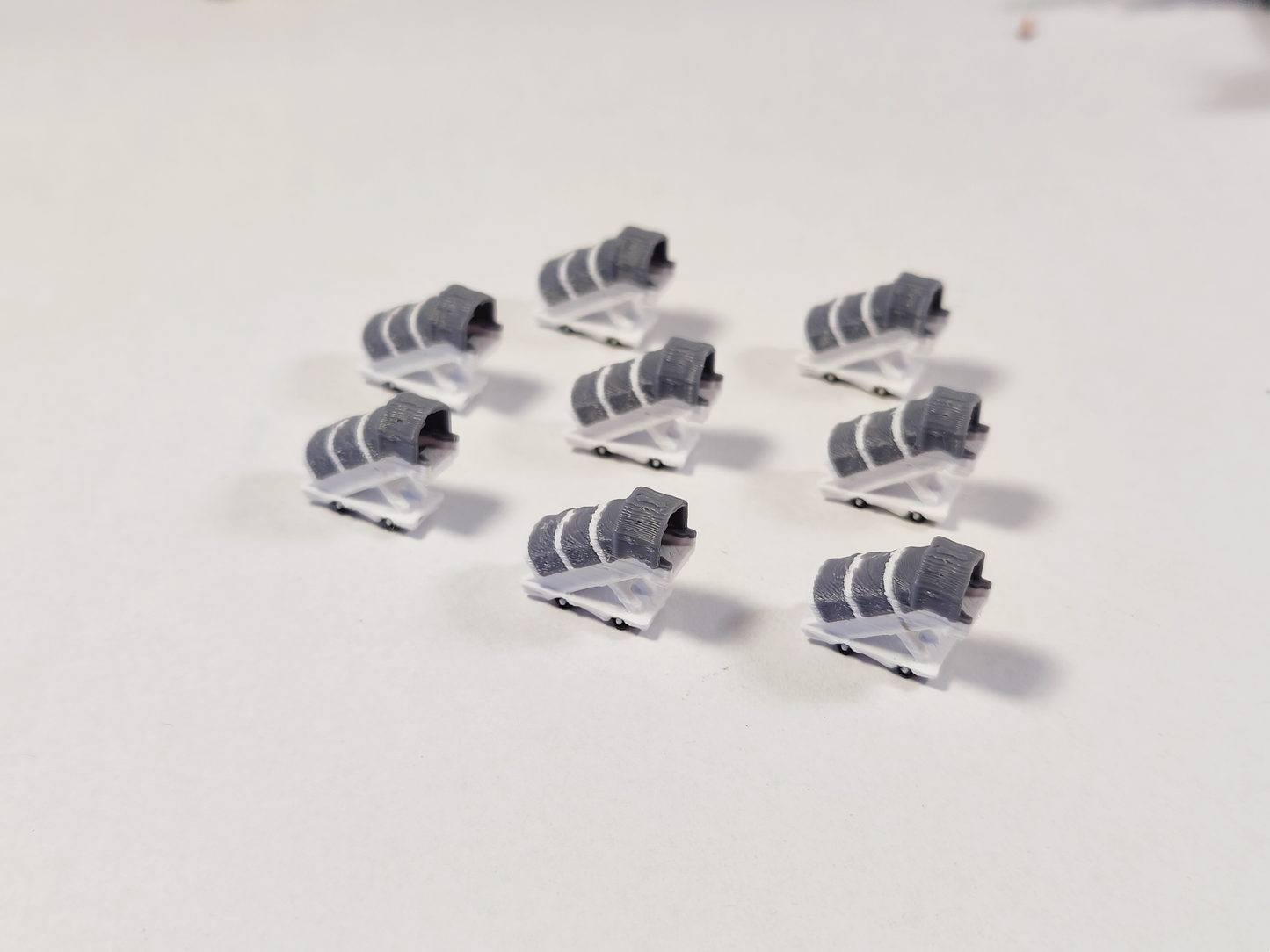 8x White Narrowbody COVERED AIRCRAFT STAIRS Airport GSE Models 1:400 Diorama