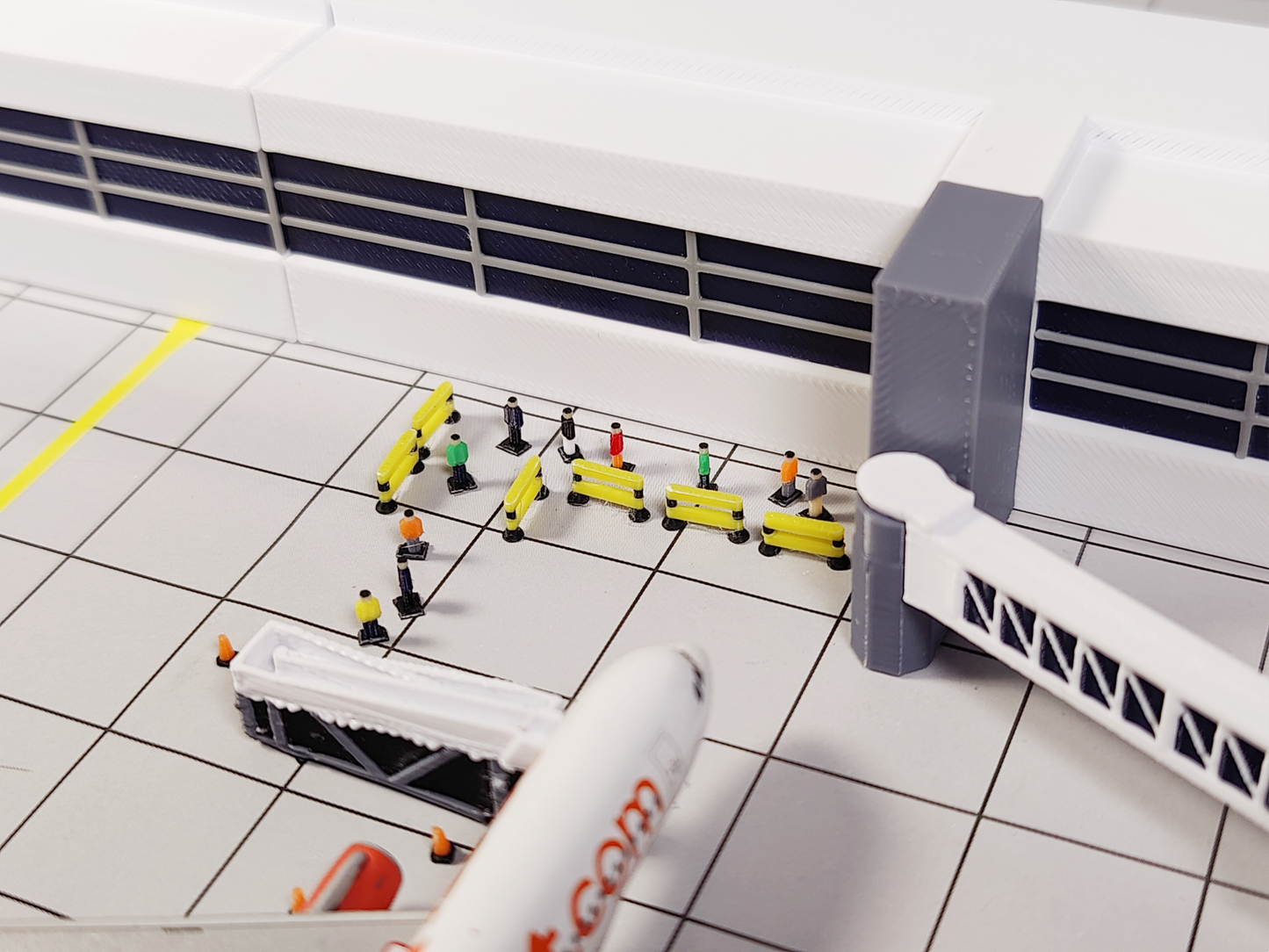 30x Yellow Airport Stand Barrier Fences/Barriers Taxiway/Apron GSE Models 1:400 Diorama
