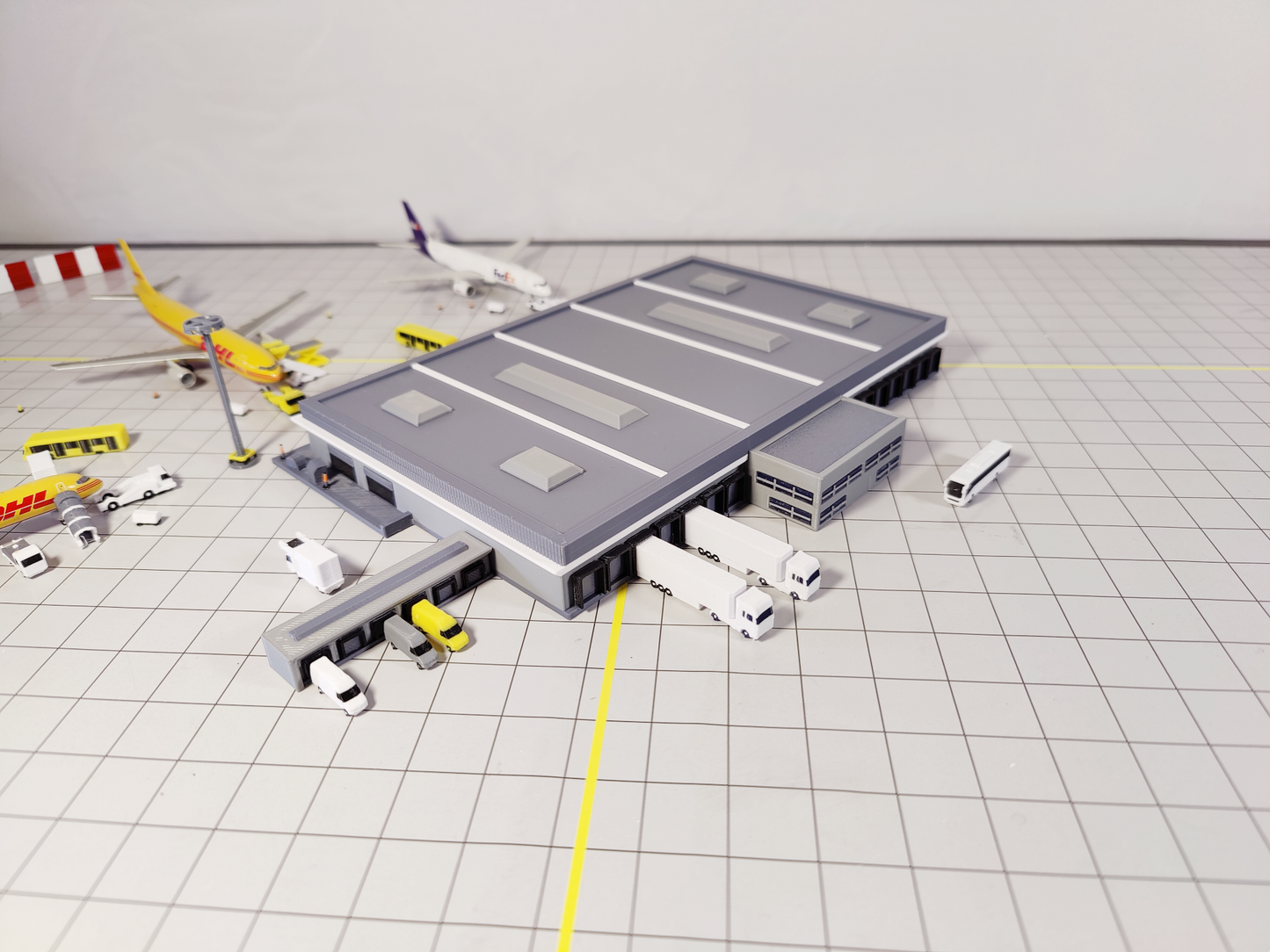 Cargo Terminal Building Facility 1:400 Scale Airport Aircraft GSE Model Diorama
