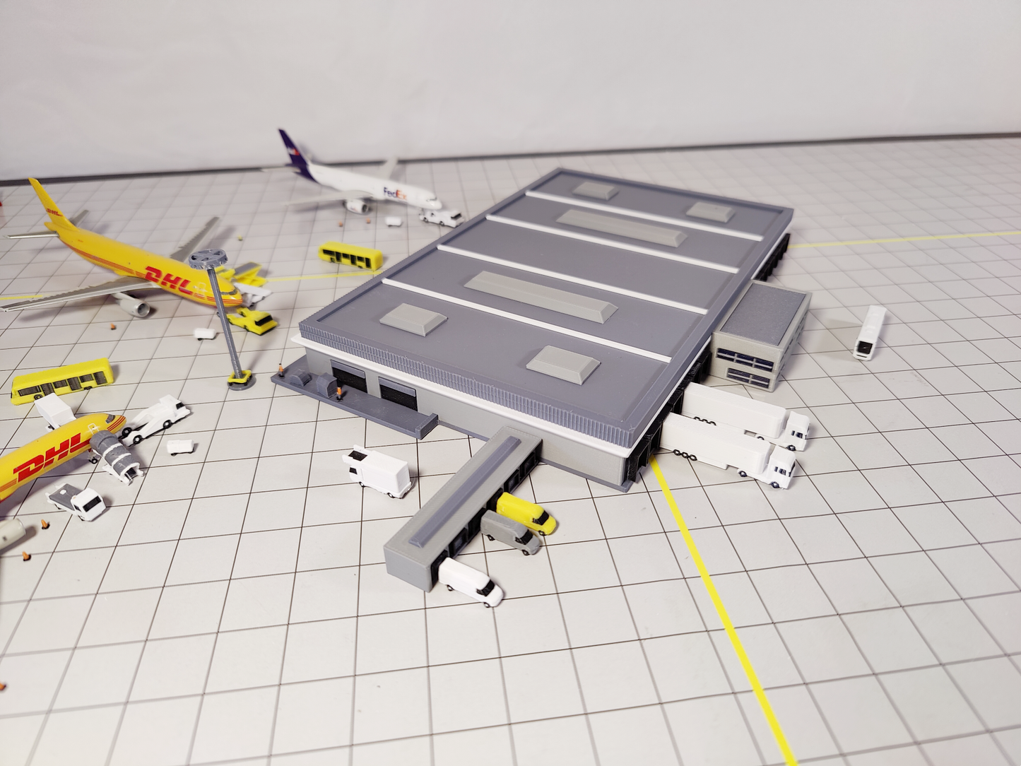 Cargo Terminal Building Facility 1:400 Scale Airport Aircraft GSE Model Diorama