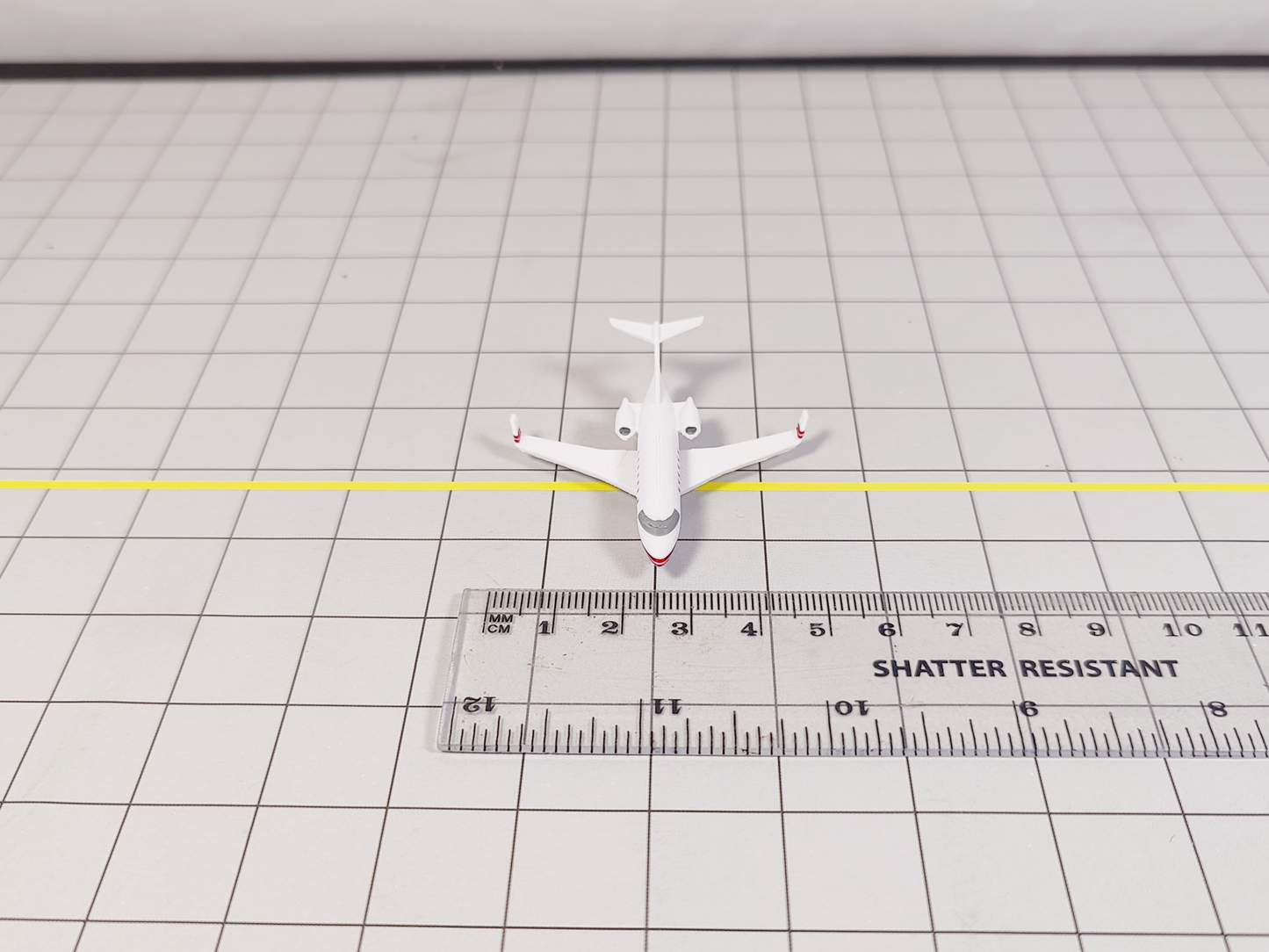 2x Bombardier Challenger CL-600 Business Private Jet Models 1:400 Scale Diorama