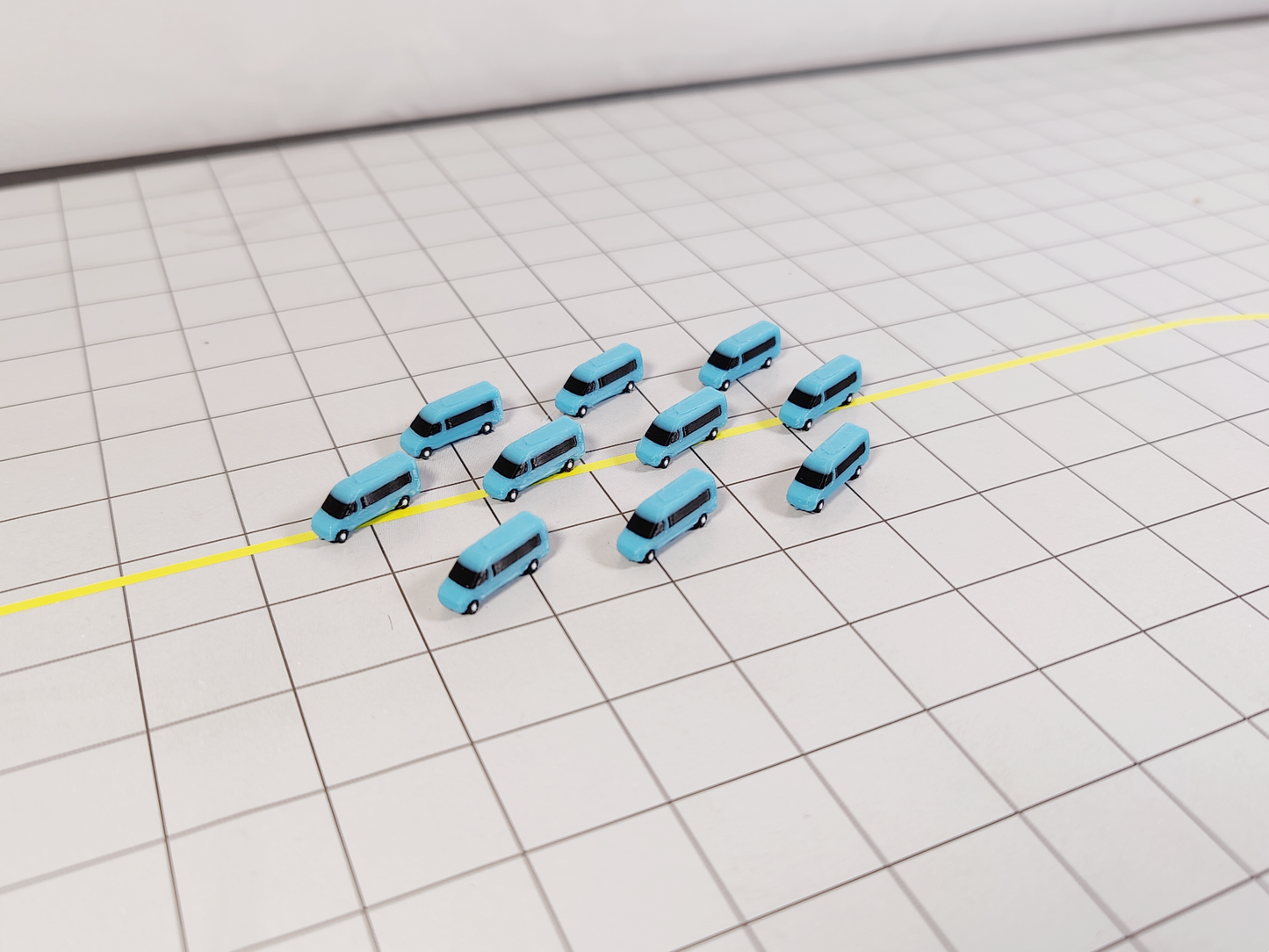 10x TUI Blue AIRPORT CREW MINIBUSES/VANS Aircraft Vehicles Models 1:400 Scale