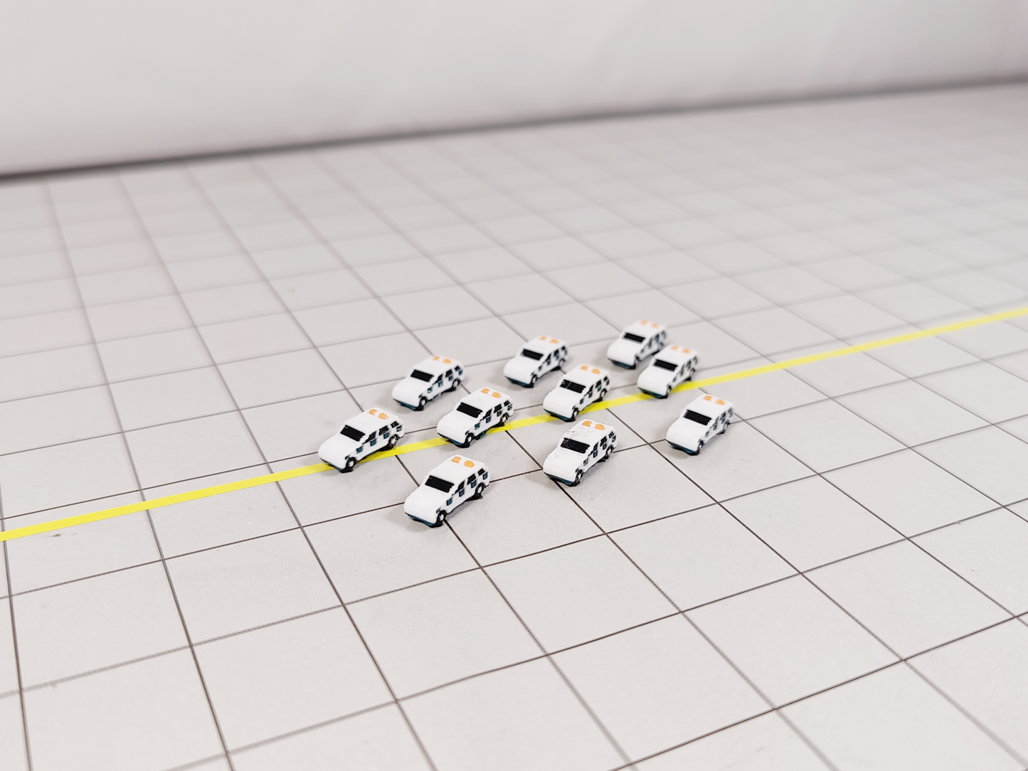 10x AIRFIELD SECURITY CARS 4x4 Airport Vehicles Scenery GSE Models 1:400 Scale