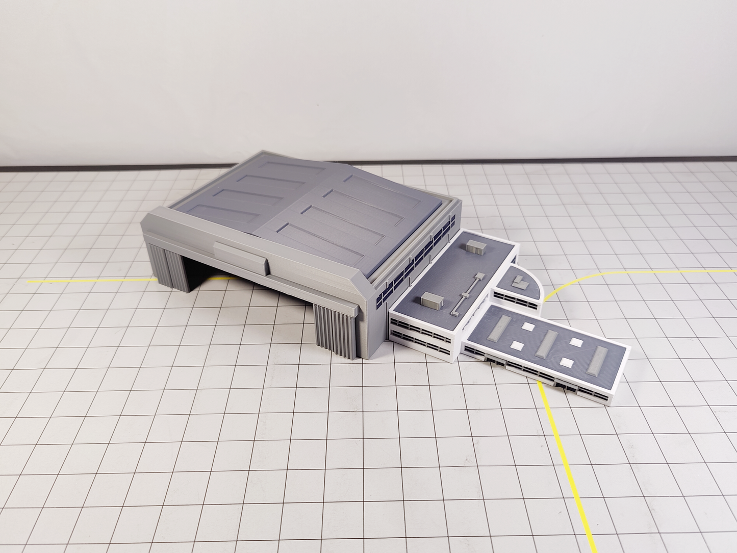 AIRPORT FBO Business Jet Terminal + Hangar Aircraft Building Diorama 1:400 Scale
