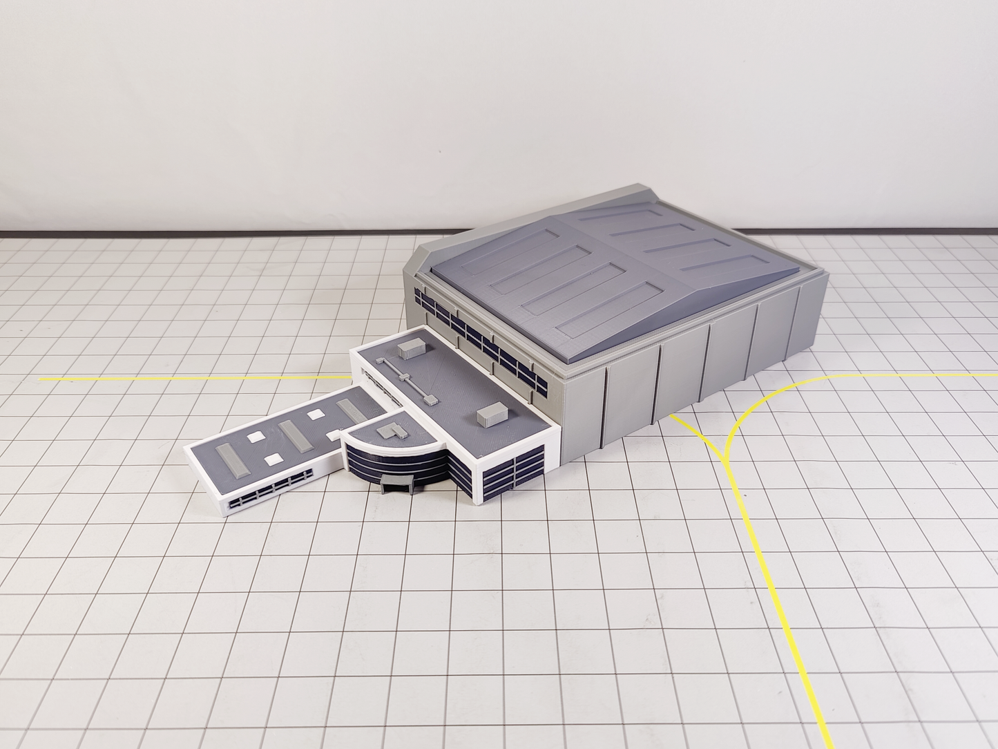 AIRPORT FBO Business Jet Terminal + Hangar Aircraft Building Diorama 1:400 Scale