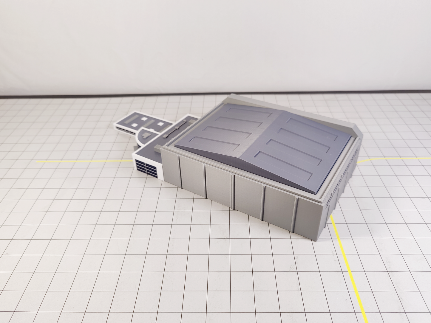 AIRPORT FBO Business Jet Terminal + Hangar Aircraft Building Diorama 1:400 Scale