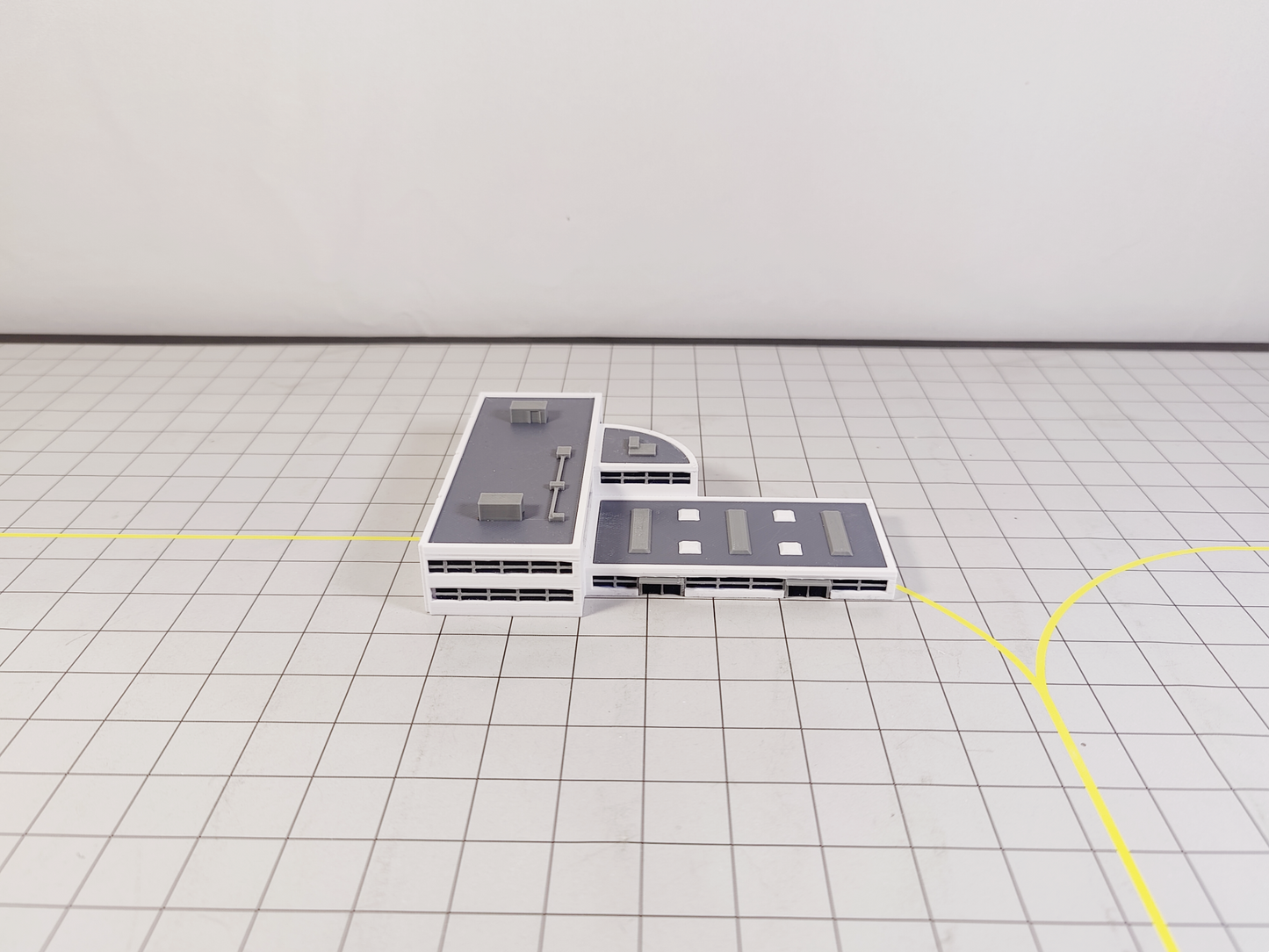 AIRPORT FBO Business Jet Terminal + Hangar Aircraft Building Diorama 1:400 Scale