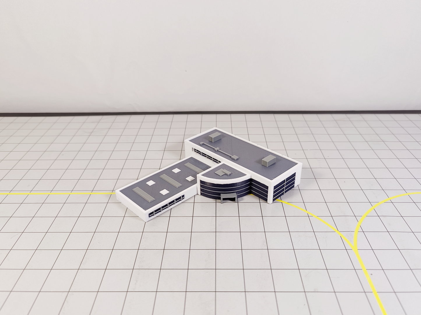 AIRPORT FBO Business Jet Terminal + Hangar Aircraft Building Diorama 1:400 Scale