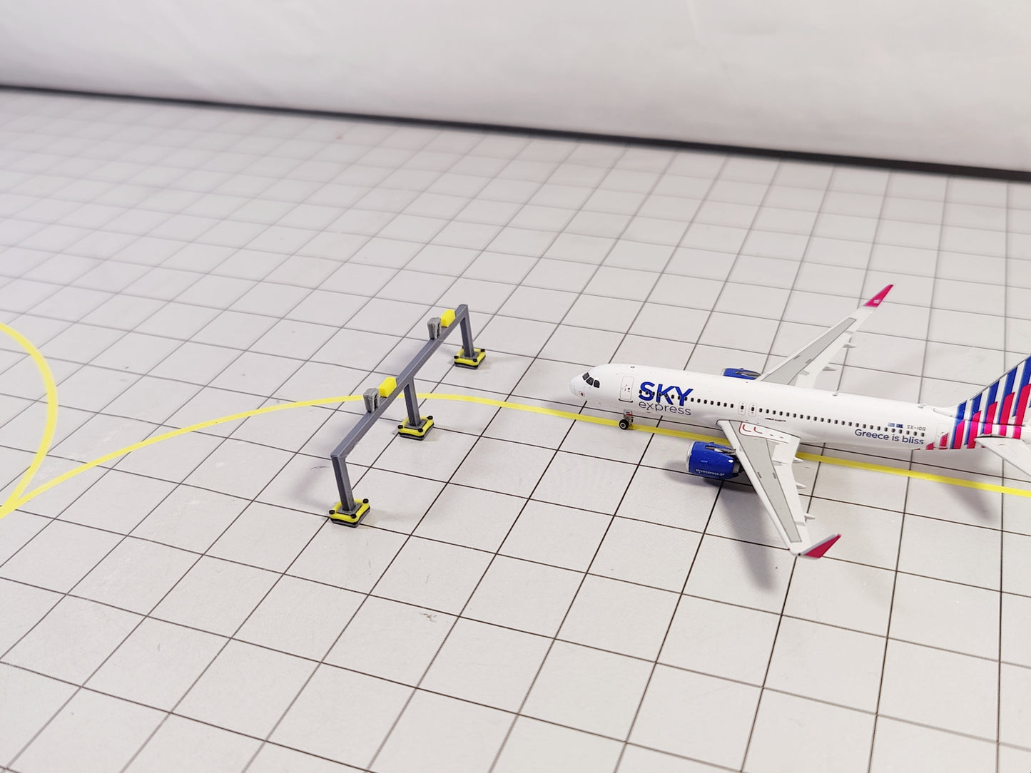 REMOTE PARKING Stand Structures Airport GSE Scenery Diorama Models 1:400 Scale