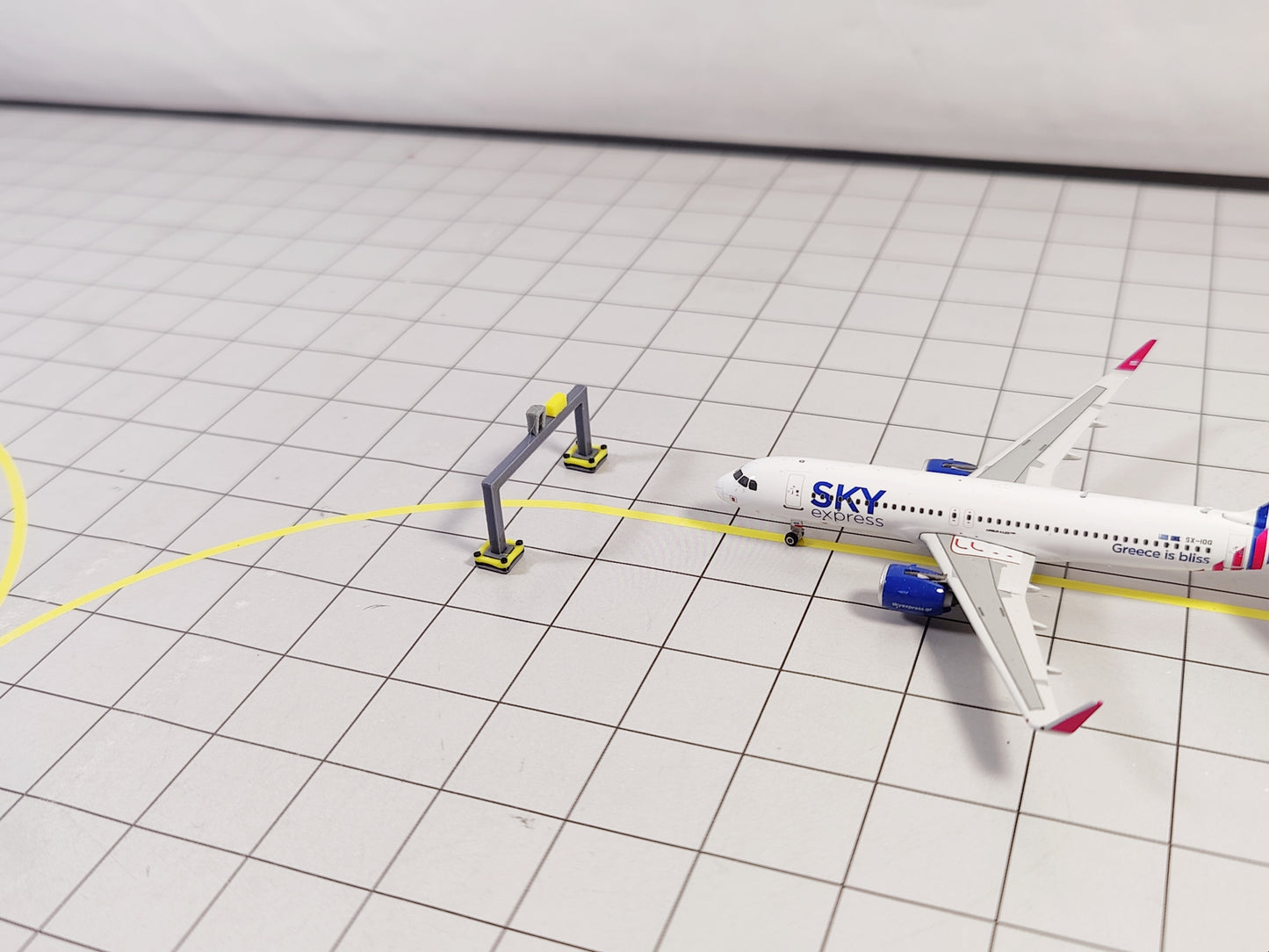 REMOTE PARKING Stand Structures Airport GSE Scenery Diorama Models 1:400 Scale