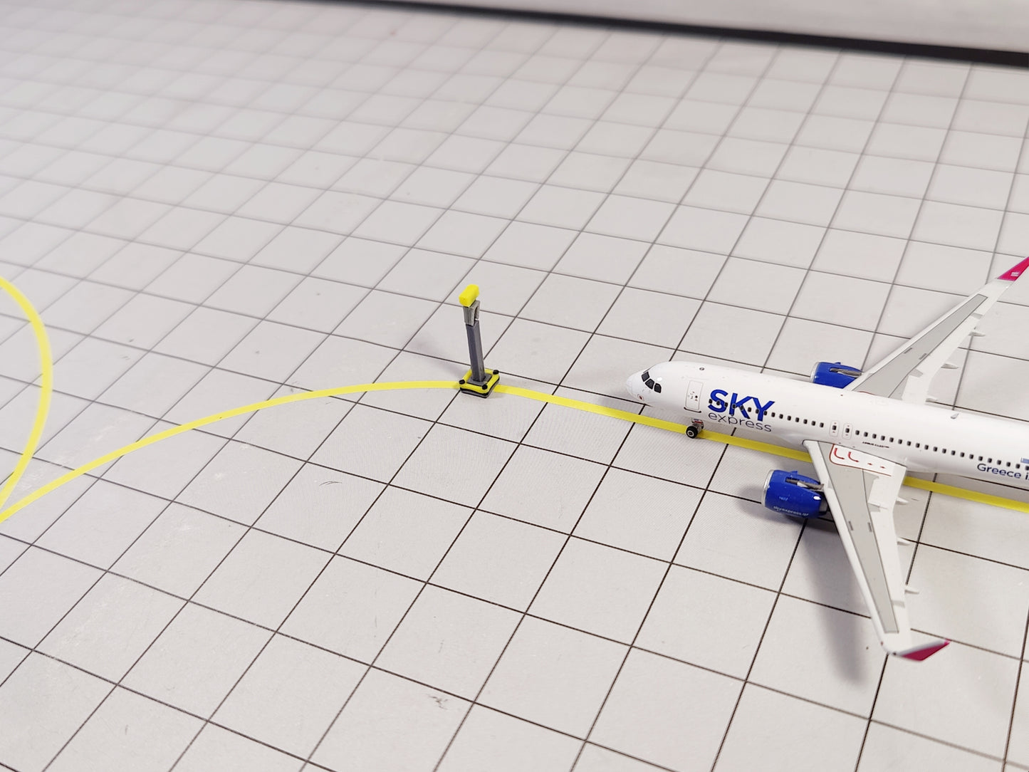 REMOTE PARKING Stand Structures Airport GSE Scenery Diorama Models 1:400 Scale