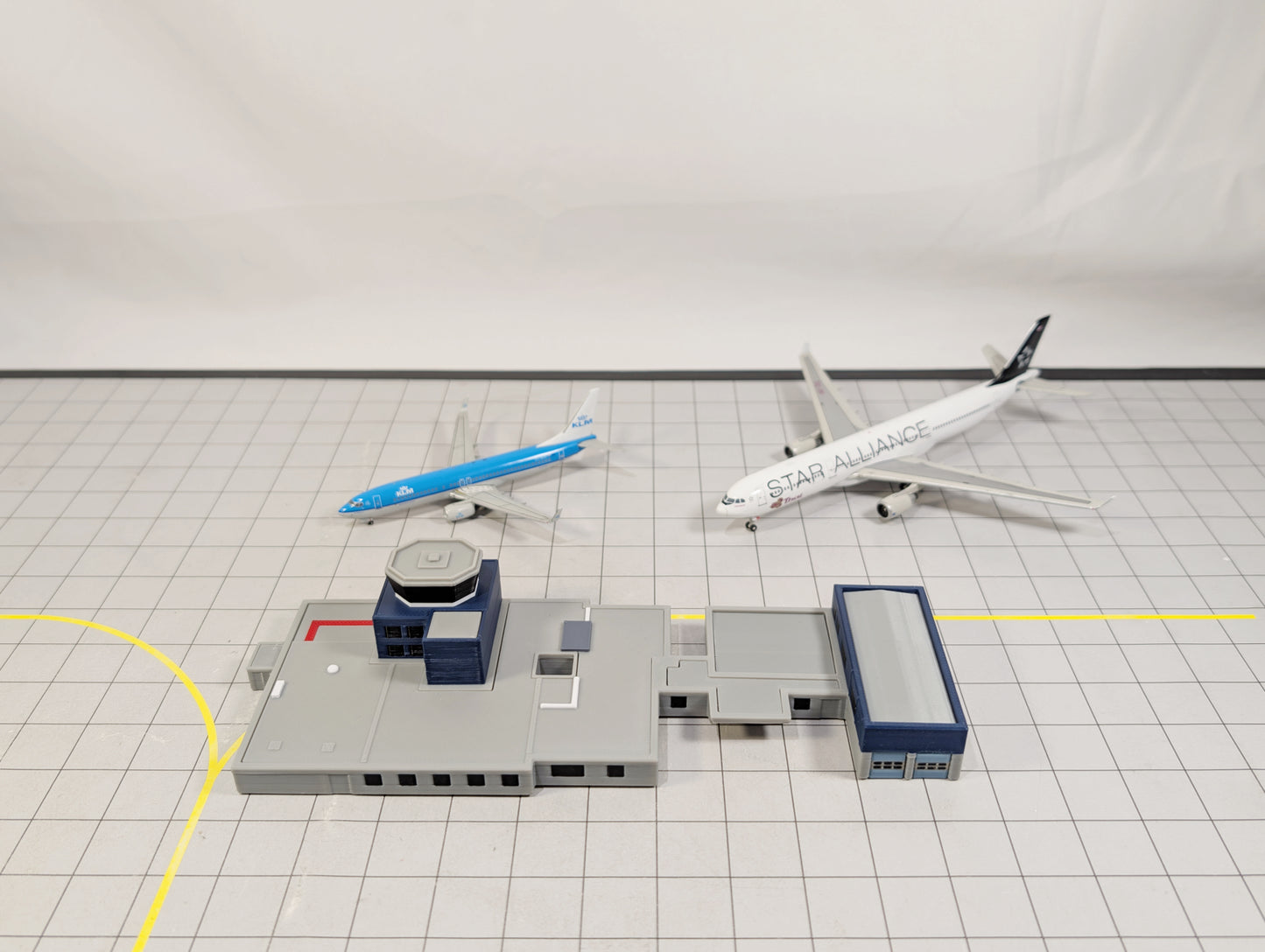 GLASGOW AIRPORT ATC Air Traffic Control Tower 1:400 Scale Building Model Scenery