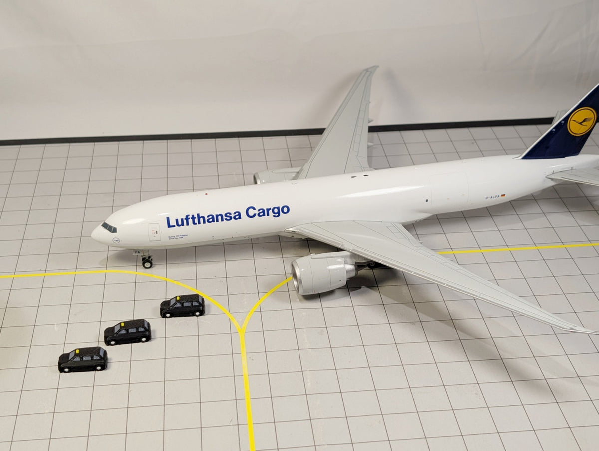 5x London Taxi Black Cabs GSE Airport Car Vehicles 1:200 Scale Scenery