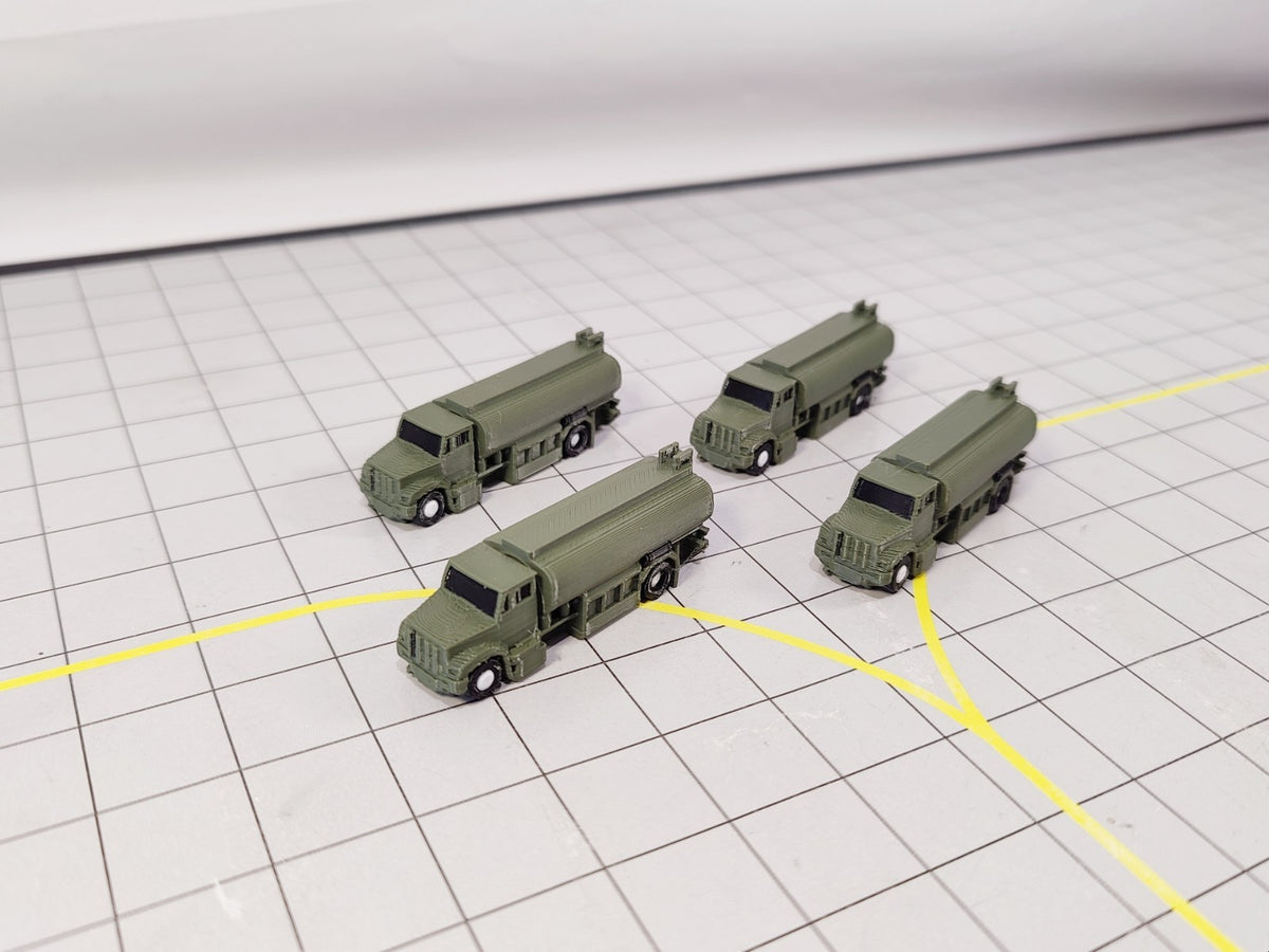 4x Refuelling Fuel Trucks US Style Airport GSE Service Vehicles 1:200 Scale