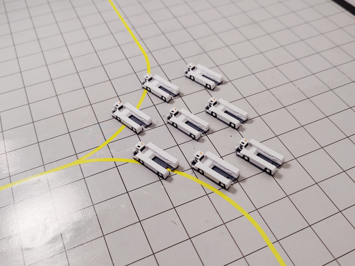 Aircraft Pushback Tugs 8x Widebody Airport GSE White Vehicle Model 1:400 Diorama