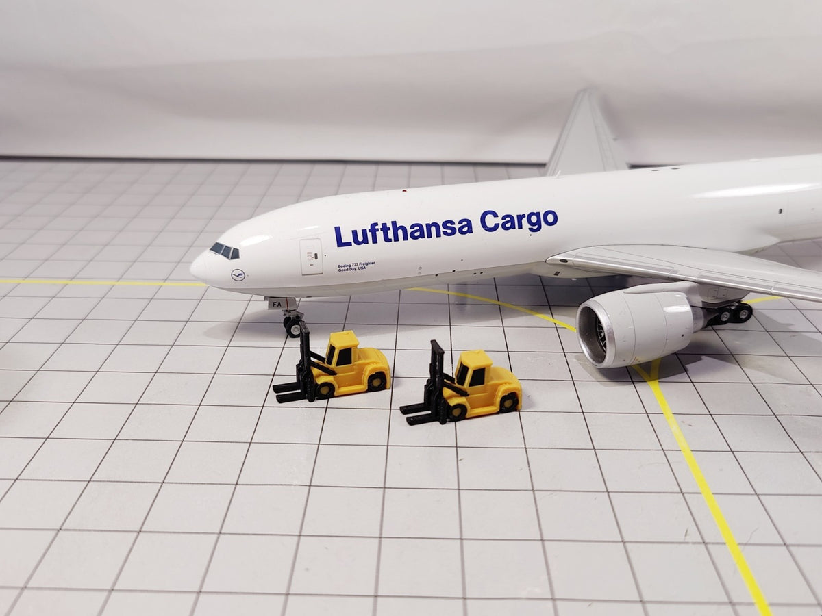 Fork Lift Truck (x4) Airport Construction/Cargo GSE Vehicle Model 1:200 Scale