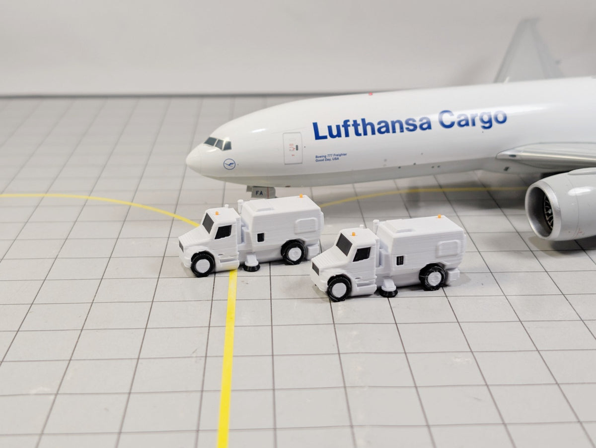 4x Airport Sweeper GSE Trucks Airport Vehicles 1:200 Scale Diorama