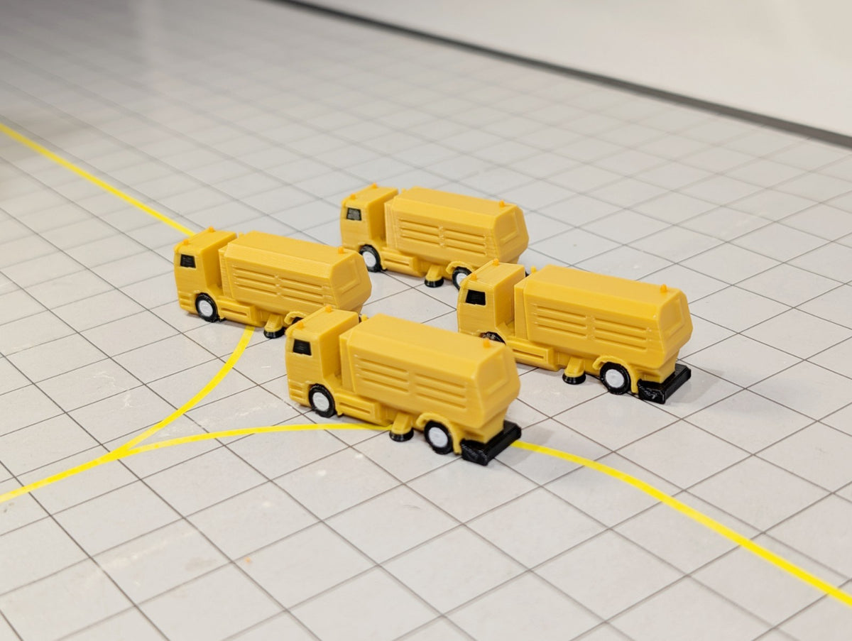 4x Airport Sweeper GSE Trucks Airport Vehicles 1:200 Scale Diorama