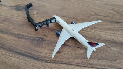 3x Widebody Air Jet Bridge Gates Grey/White/Black 1:400 Scale Airport Diorama