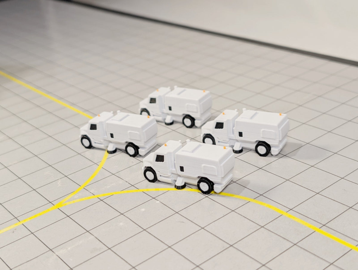 4x Airport Sweeper GSE Trucks Airport Vehicles 1:200 Scale Diorama