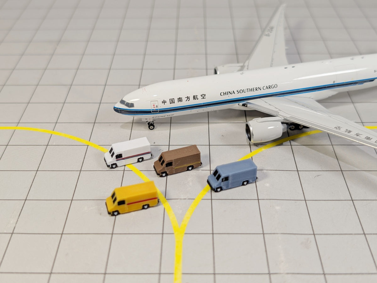 10x Courier Delivery Step Vans US Style Airport GSE Vehicles 1:400 Scale