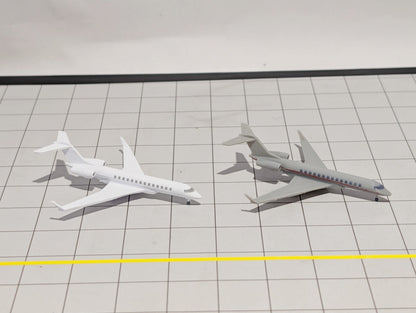 2x Bombardier Global 7500 Business Private Jet Models 1:500 Scale Diorama