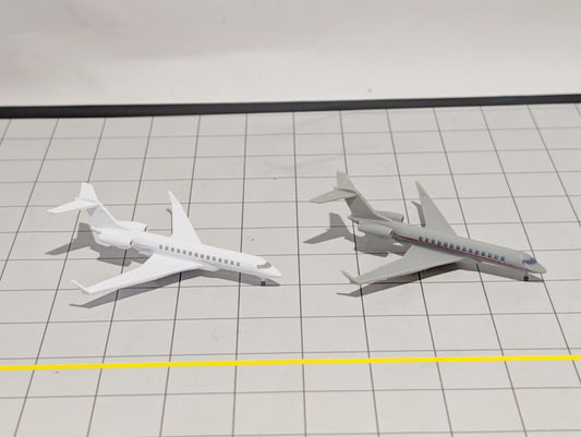 2x Bombardier Global 7500 Business Private Jet Models 1:500 Scale Diorama