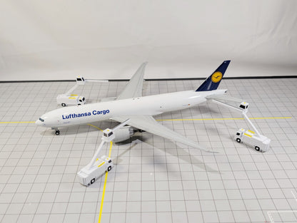 Aircraft De-icing Trucks (x4) Airport GSE Vehicles Diorama Scenery 1:200 Scale