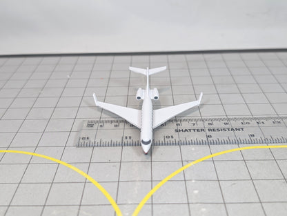2x Gulfstream G700 Business Private Jet 1:400 Scale Models Airport Diorama