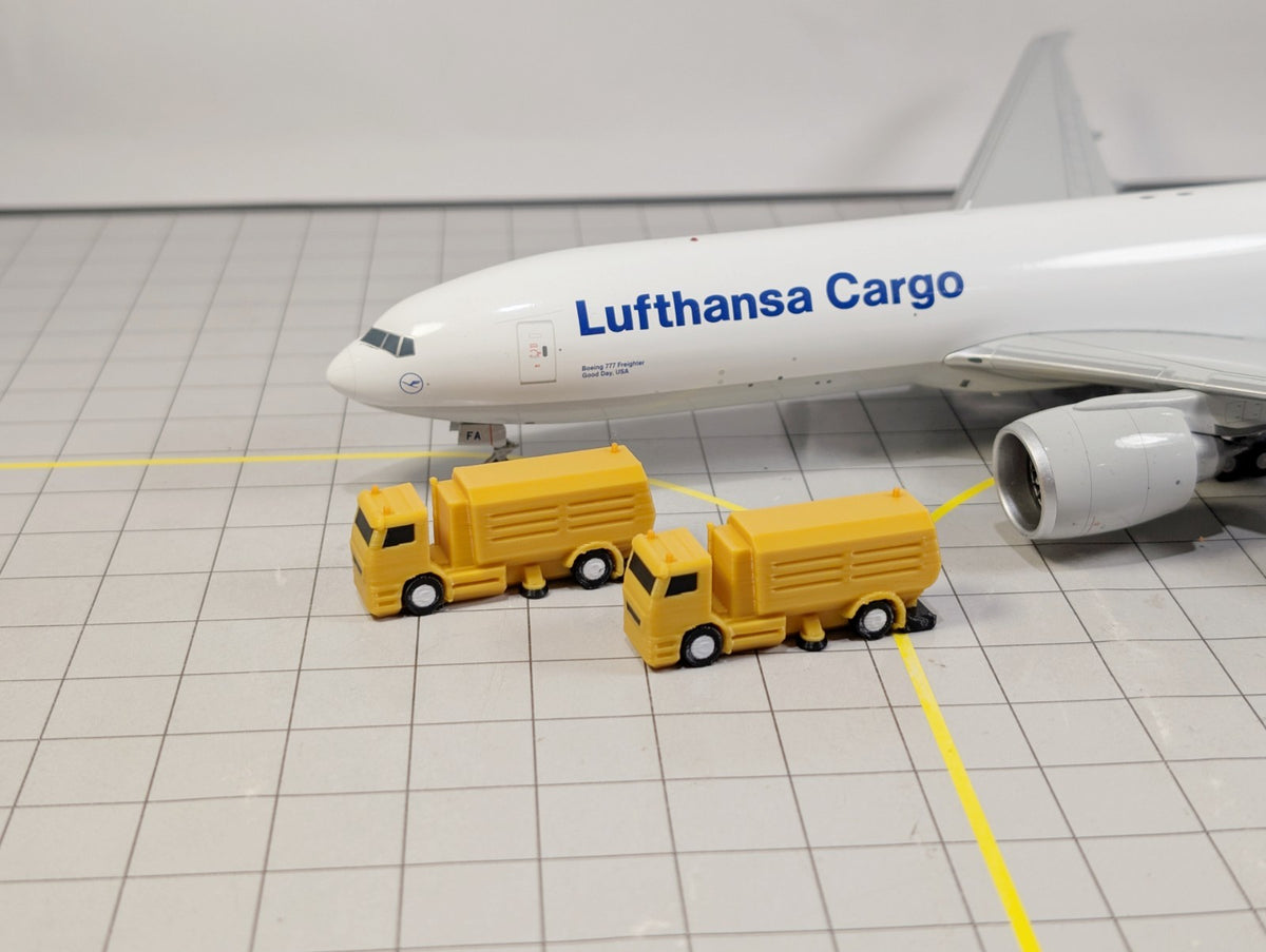 4x Airport Sweeper GSE Trucks Airport Vehicles 1:200 Scale Diorama