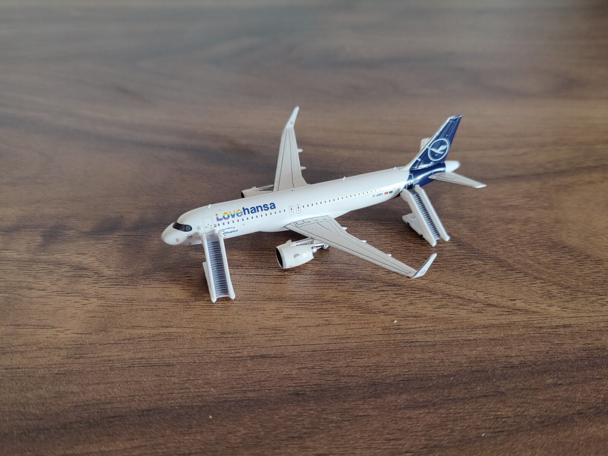 10x Narrowbody Aircraft Stairs Airport GSE Vehicles 1:400 Scale Diorama