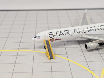 10x Widebody Aircraft Stairs Airport GSE Vehicles 1:400 Scale Diorama