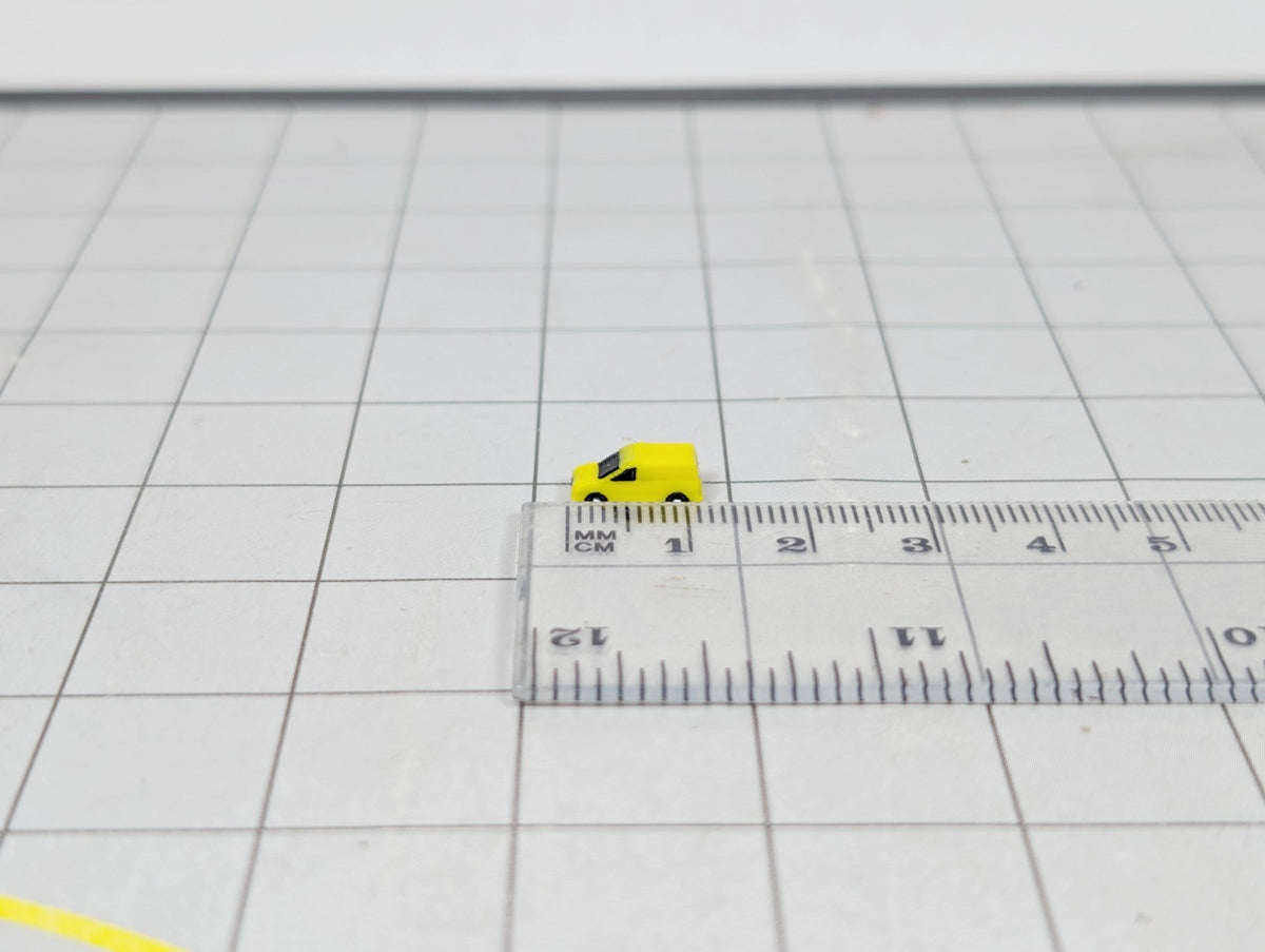 10x Small Engineering Vans Airport Aircraft Vehicles Models 1:400 Scale - Yellow