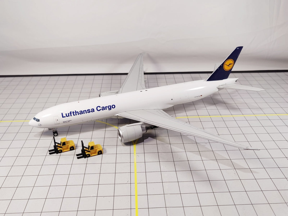 Fork Lift Truck (x4) Airport Construction/Cargo GSE Vehicle Model 1:200 Scale