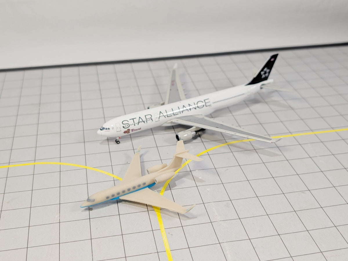 2x Gulfstream G650 Business Private Jet Models Painted Liveries 1:400 Scale