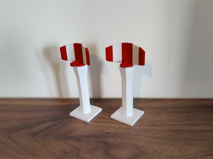 2x Red & White Small Airport Radar Towers Aircraft Building Models 1:200 Scale