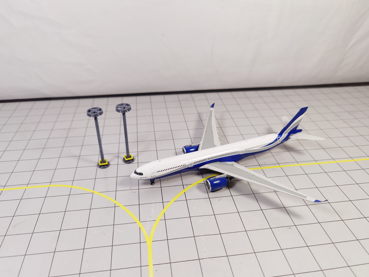 AIRPORT FLOODLIGHTS x10 Red/White Lights Building Models 1:400 Scale Diorama - White